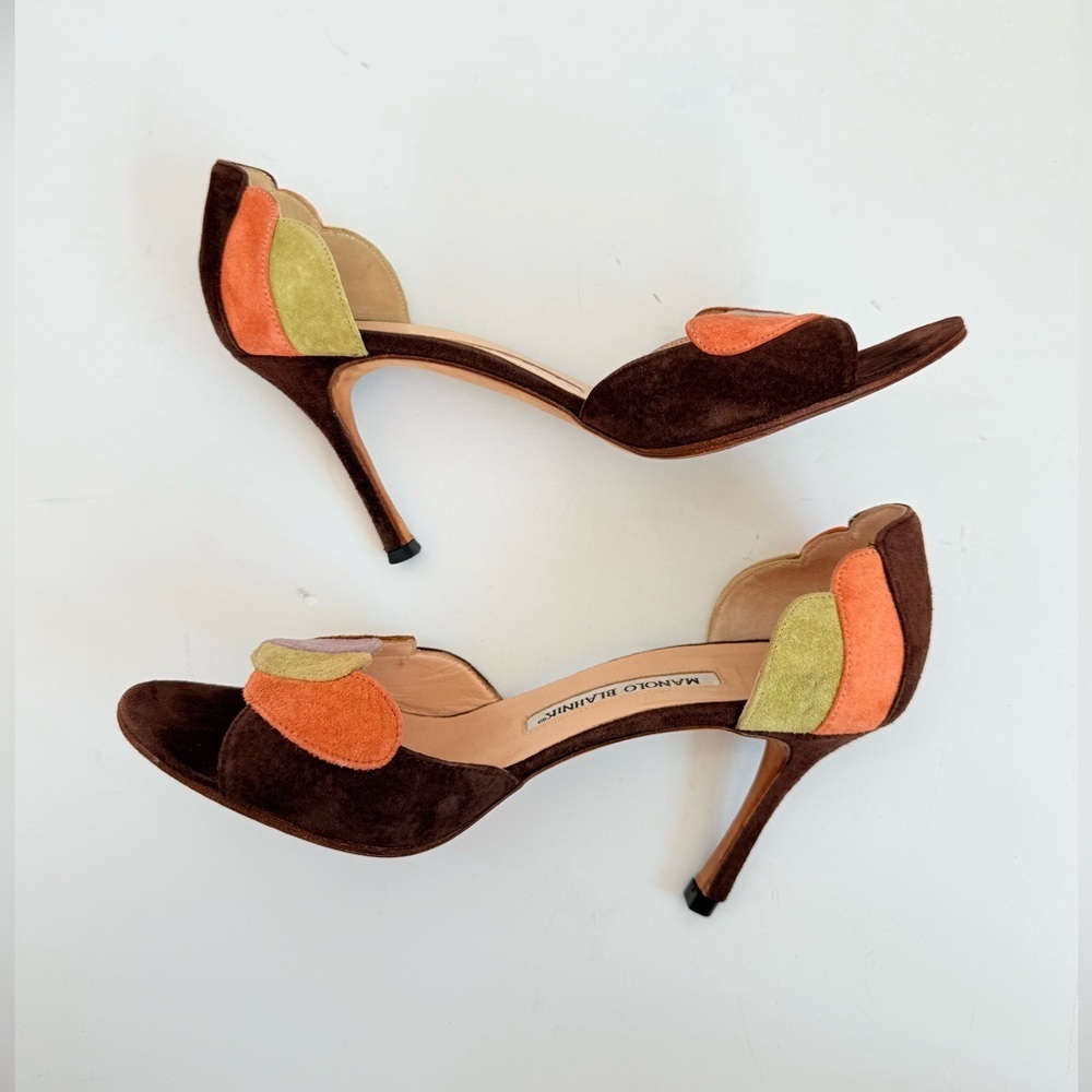 Manolo Blahnik Brown Suede Scalloped Multicolor Appliqué peep Toe heels EU 36.5 - Picture 3 of 7